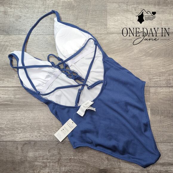 Cupshe Ribbed Lace Up Front One Piece Swimsuit Size M - Picture 7 of 7